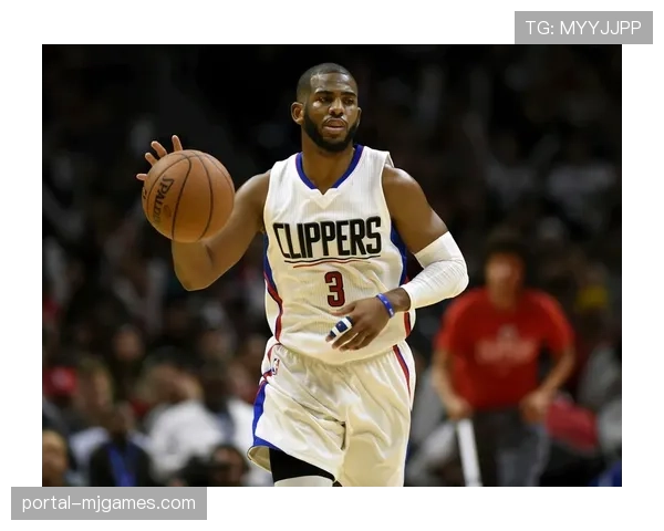 特写：38岁的克里斯·保罗，在勇士队扮演着更衣室导师的新角色